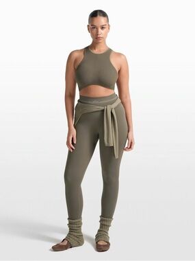 NikeSKIMS Ribbed Seamless 26” Legging Dusty Oakmoss Size Small
